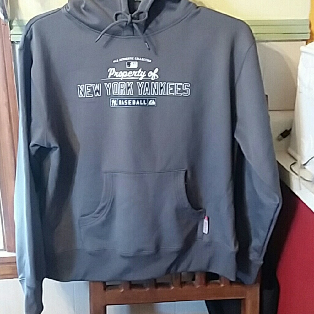 sweatshirt
